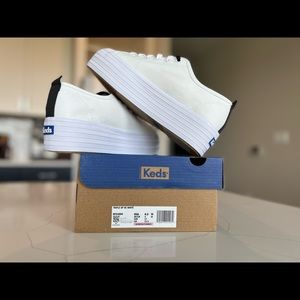 Triple Up OC white keds